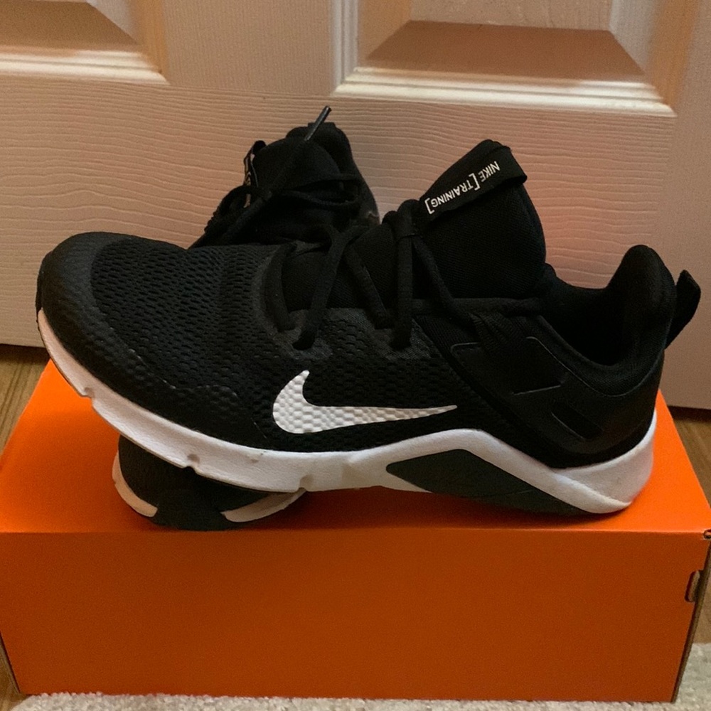 Nike sneakers women size 8 1/2